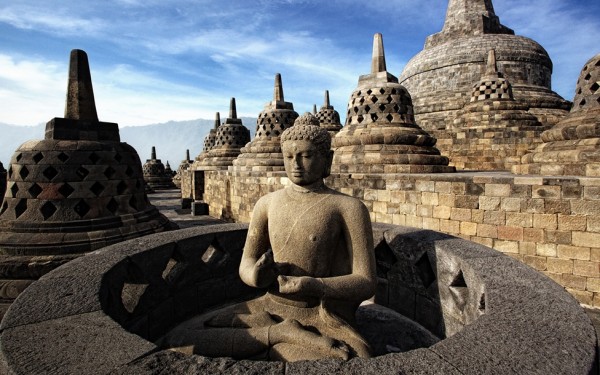 Ghé thăm đền Borobudur ở Indonesia